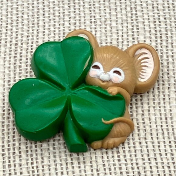 Hallmark 1983 St Patricks Day Irish Pin Brooch 1.5 In Green Shamrock Mouse - Picture 2 of 7